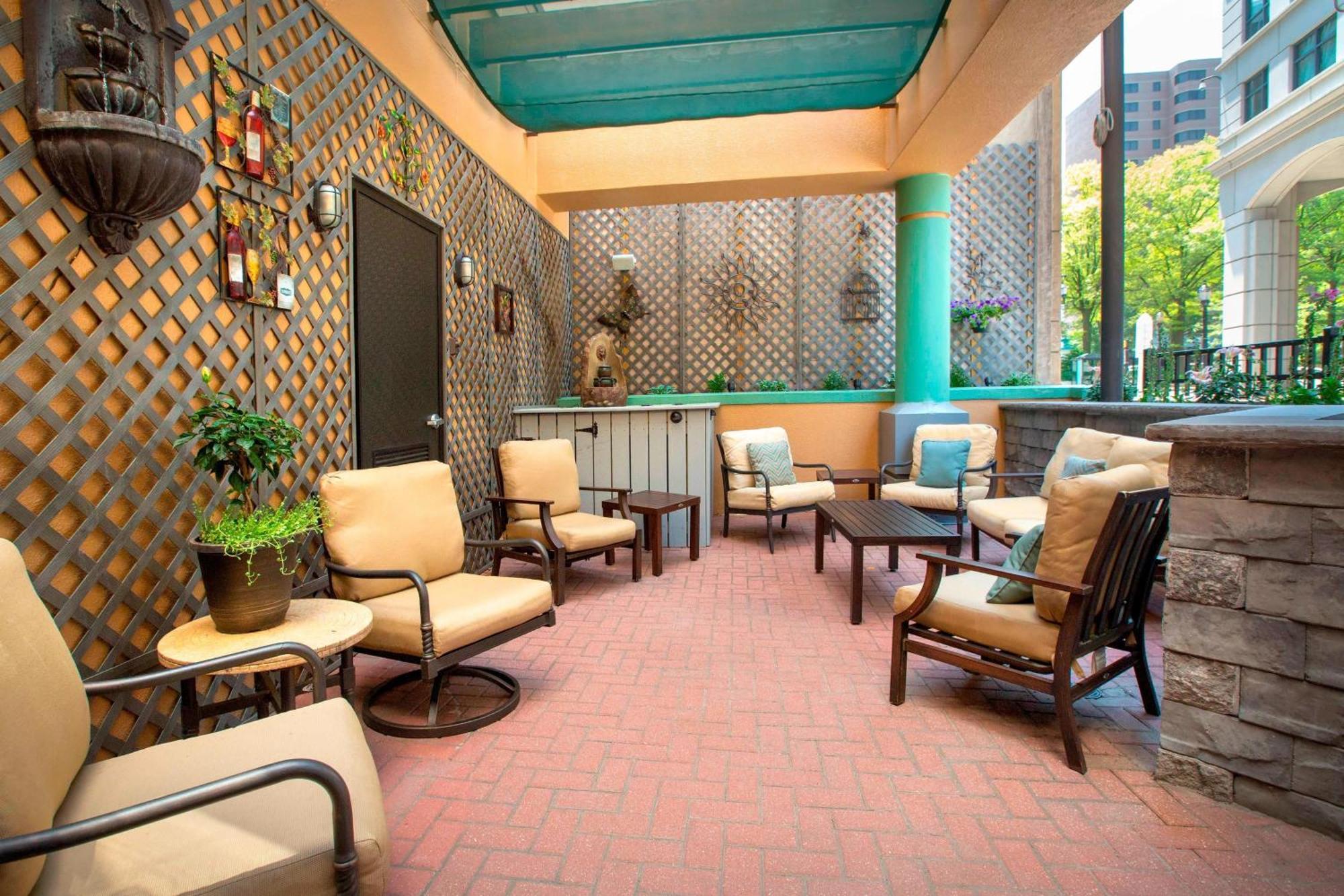 Courtyard Wilmington Downtown Hotel Bagian luar foto