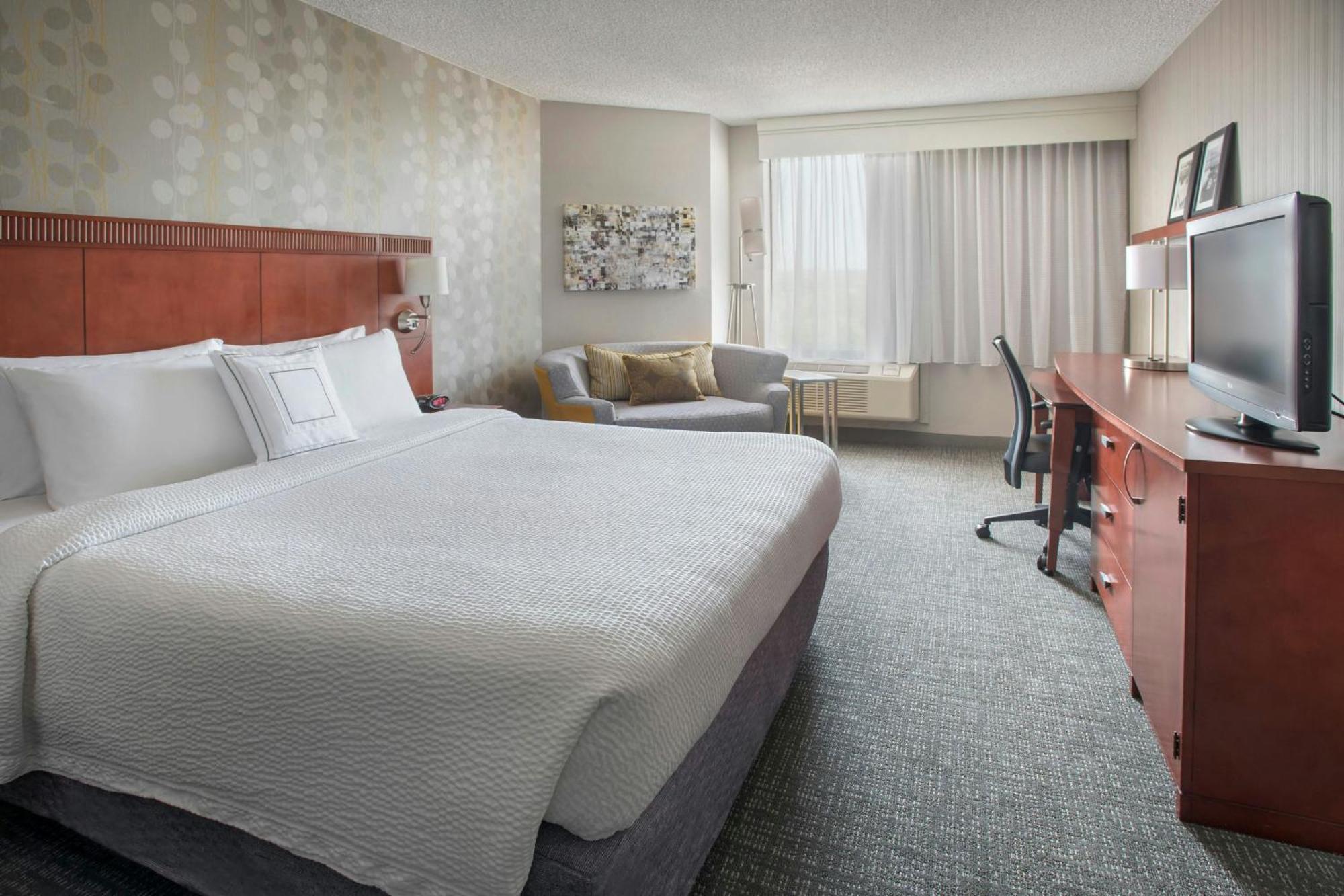 Courtyard Wilmington Downtown Hotel Bagian luar foto